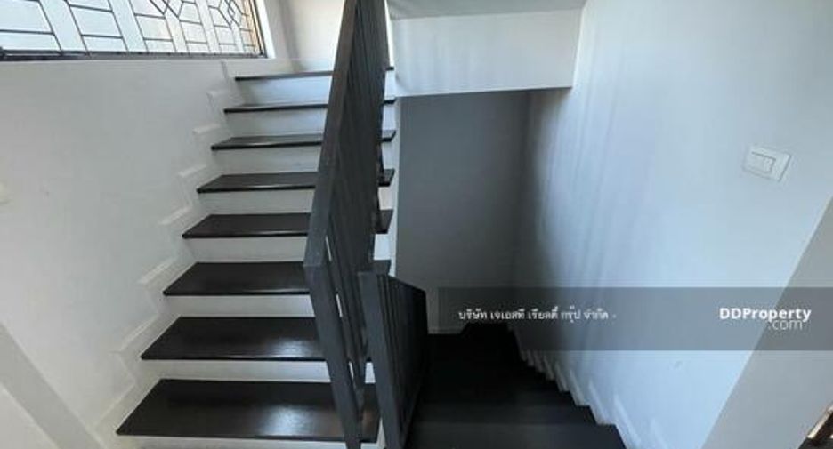 For sale 3 bedrooms house in Bang Na, Bangkok