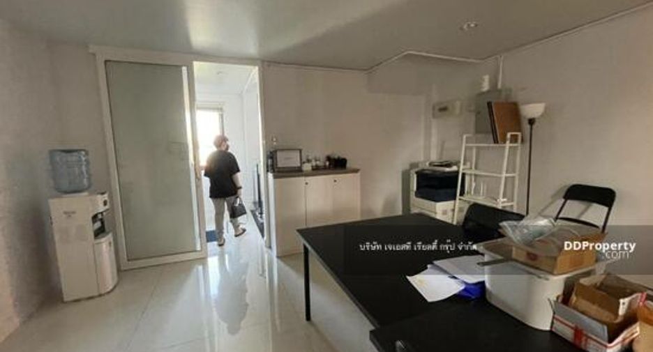 For sale 3 bedrooms house in Bang Na, Bangkok