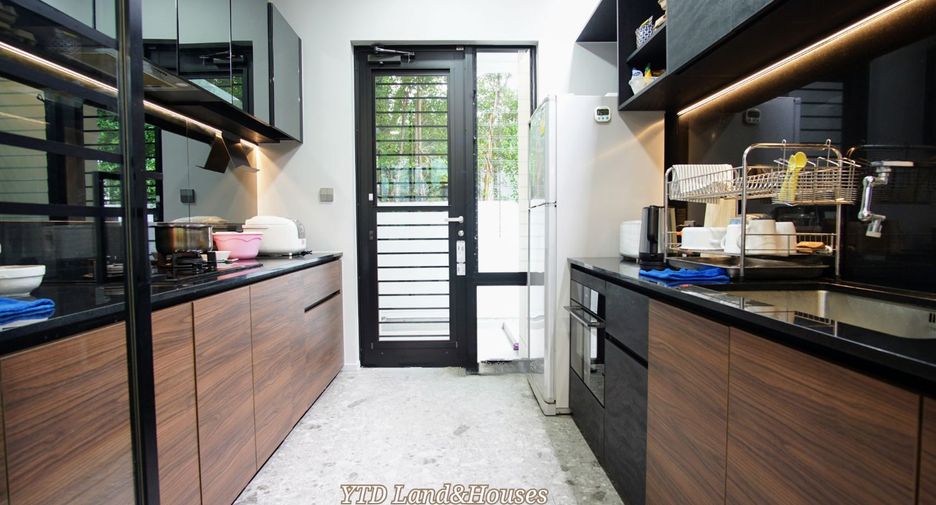 À vendre 4 chambres maison à Saphan Sung, Bangkok
