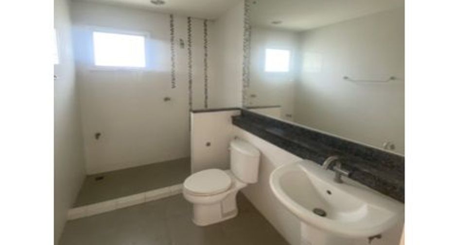 For sale 3 bedrooms house in Khan Na Yao, Bangkok