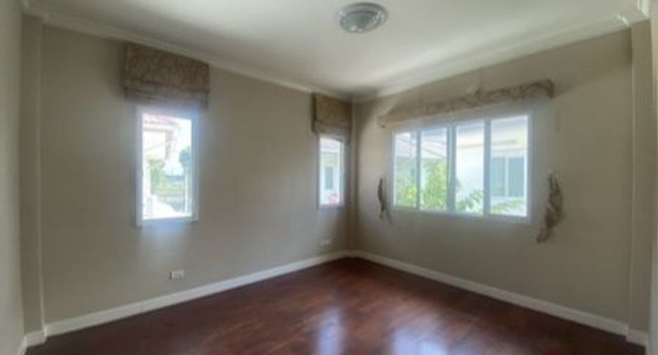 For sale 3 bedrooms house in Khan Na Yao, Bangkok