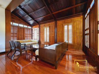 For rent 3 bedrooms house in Khlong Toei, Bangkok