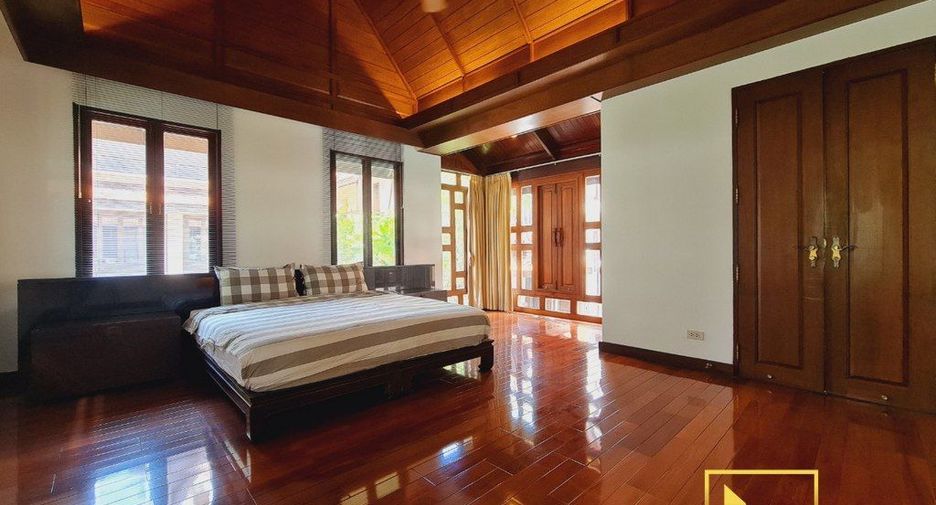 For rent 3 bedrooms house in Khlong Toei, Bangkok