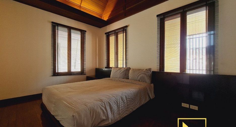 For rent 3 bedrooms house in Khlong Toei, Bangkok