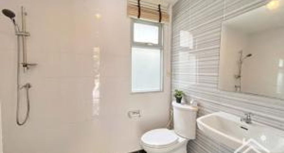 Haus zur Miete mit 3 Zimmer in Si Racha, Chonburi