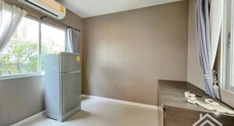 Haus zur Miete mit 3 Zimmer in Si Racha, Chonburi