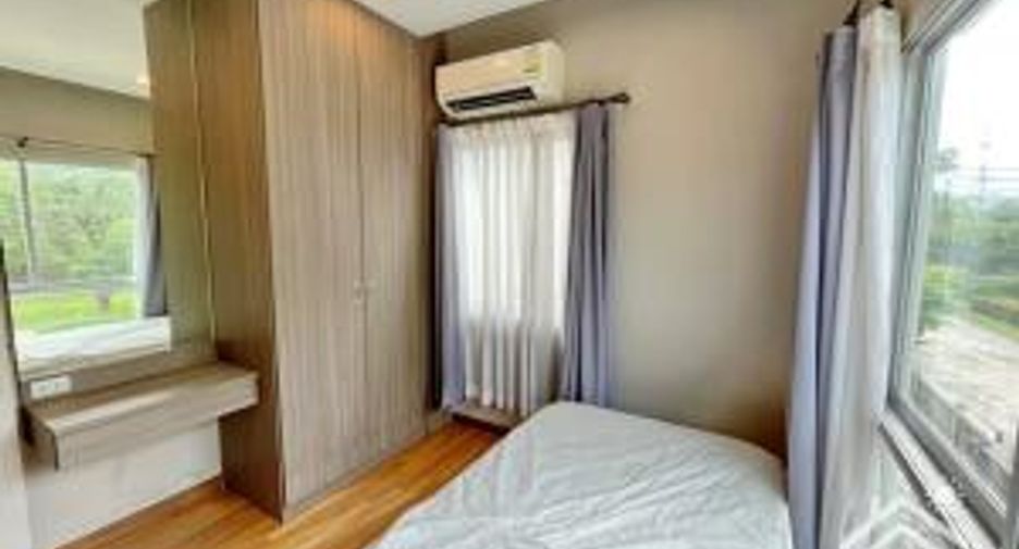 Haus zur Miete mit 3 Zimmer in Si Racha, Chonburi