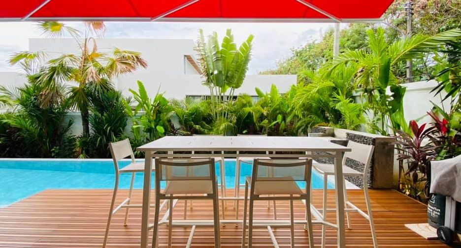 Villa en alquiler y en venta de 4 habitaciones en Mueang Phuket, Phuket