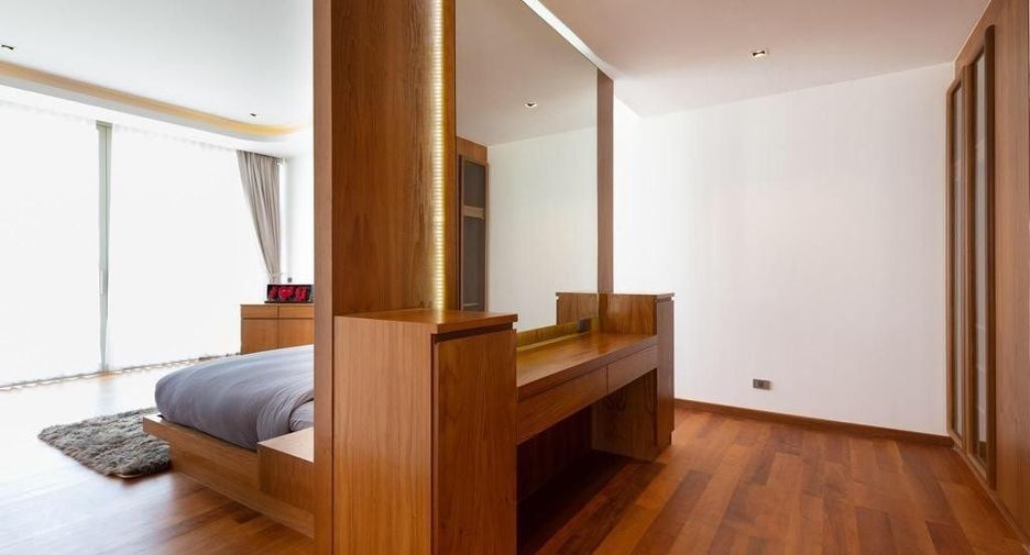 Villa en alquiler y en venta de 4 habitaciones en Mueang Phuket, Phuket