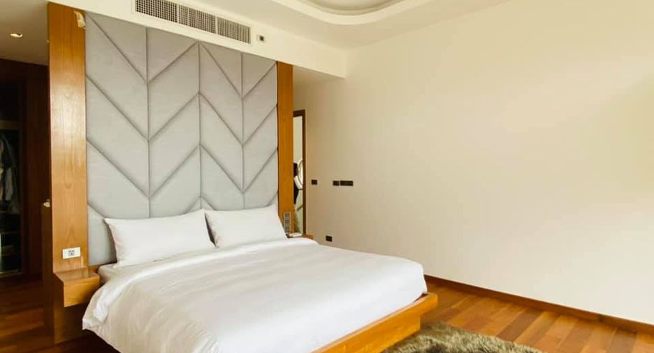 Villa en alquiler y en venta de 4 habitaciones en Mueang Phuket, Phuket