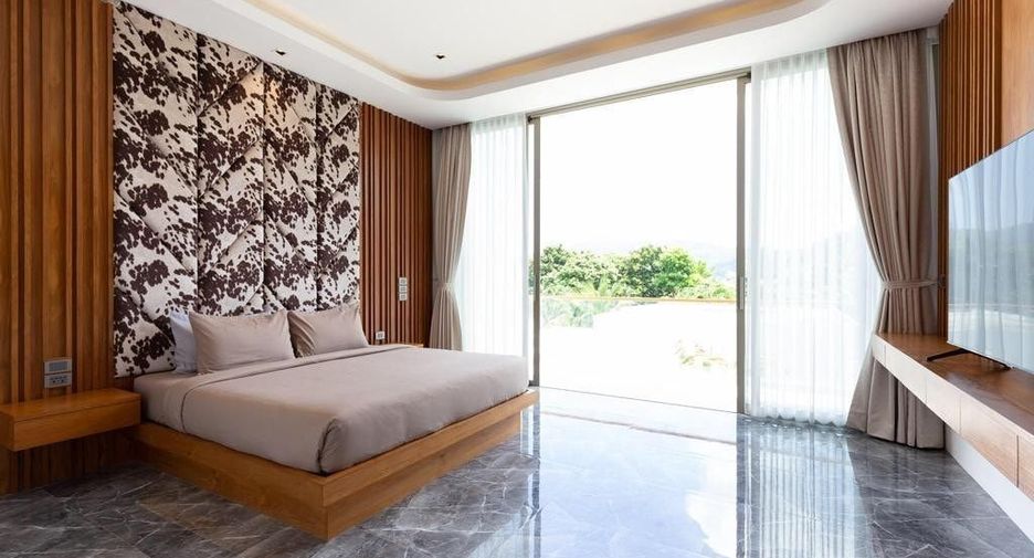 Villa en alquiler y en venta de 4 habitaciones en Mueang Phuket, Phuket