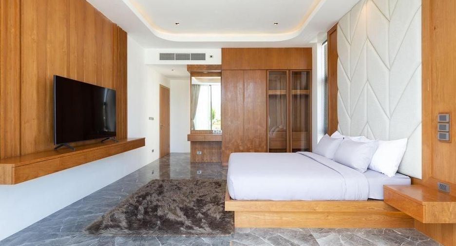 Villa en alquiler y en venta de 4 habitaciones en Mueang Phuket, Phuket