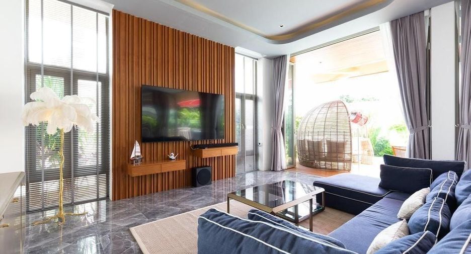Villa en alquiler y en venta de 4 habitaciones en Mueang Phuket, Phuket