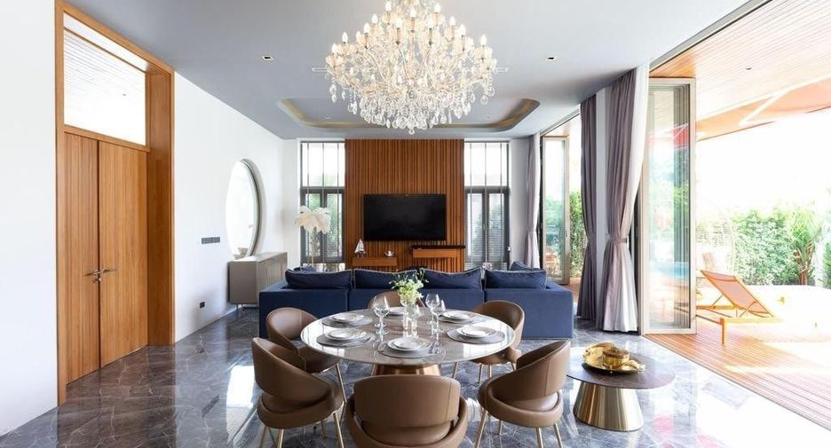 Villa en alquiler y en venta de 4 habitaciones en Mueang Phuket, Phuket