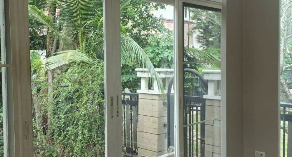 À louer et à vendre 4 chambres maison à Bang Khen, Bangkok