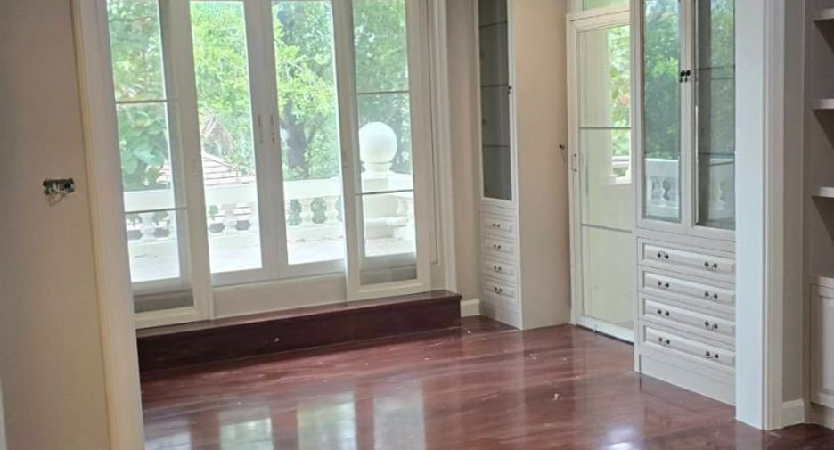 À louer et à vendre 4 chambres maison à Bang Khen, Bangkok