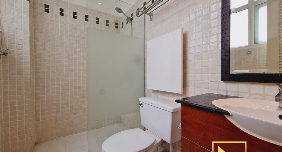For rent 2 bedrooms apartment in Pathum Wan, Bangkok