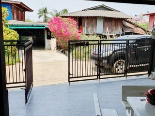 For sale 2 bed townhouse in Photharam, Ratchaburi