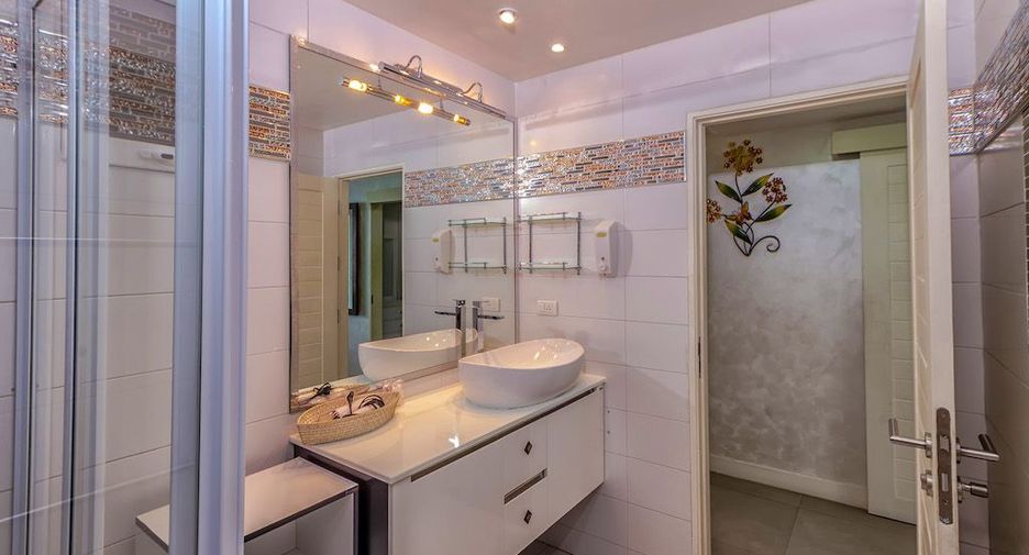 For rent 2 bedrooms condo in Mueang Phuket, Phuket