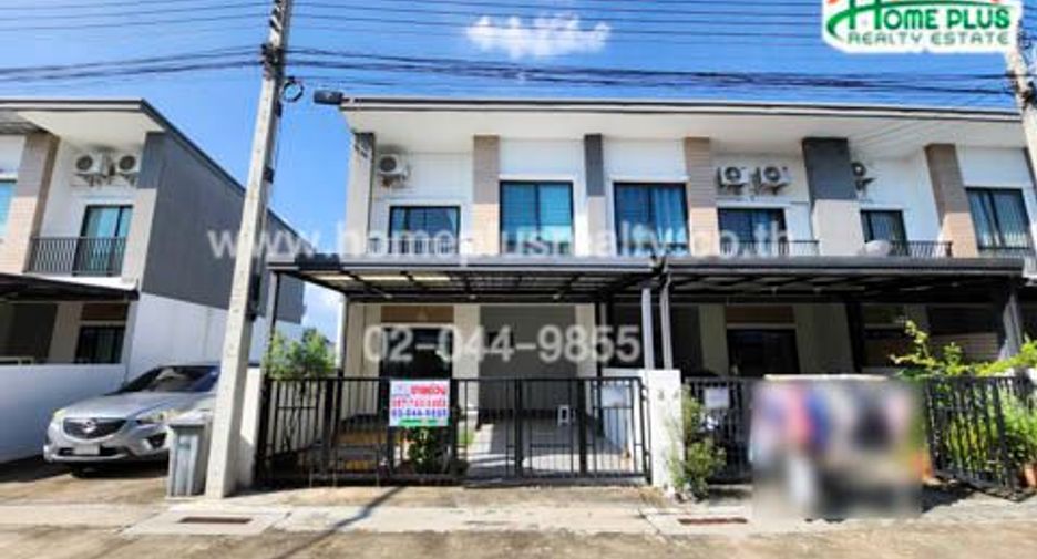 For sale 3 bed townhouse in Lam Luk Ka, Pathum Thani