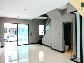 For sale 4 bed office in Lat Phrao, Bangkok