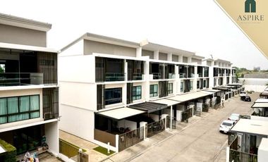 For sale 4 Beds office in Lat Phrao, Bangkok