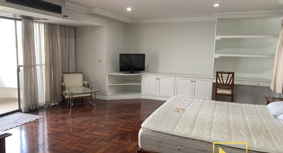 For rent 3 Beds condo in Khlong Toei, Bangkok