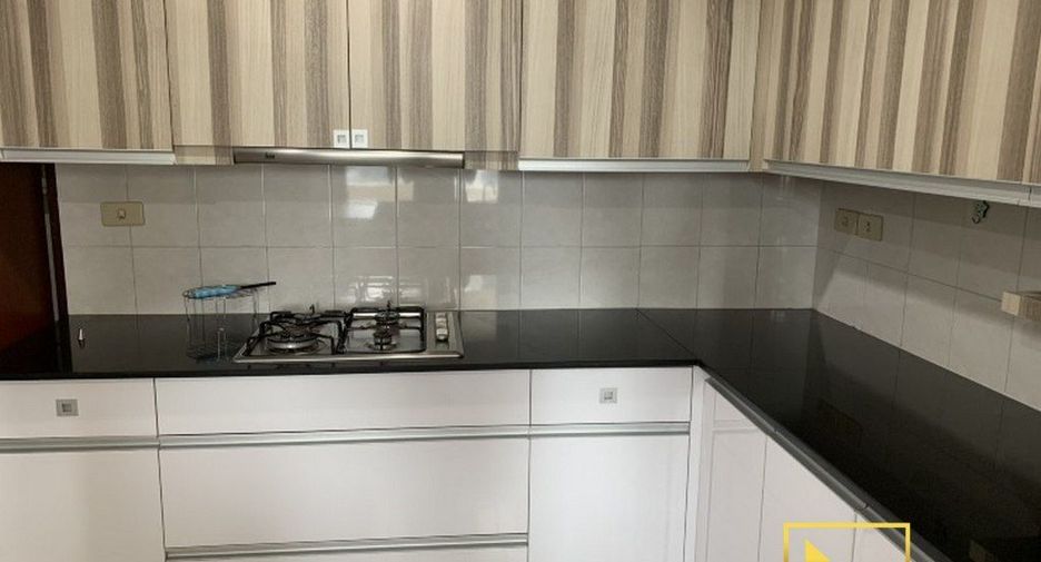 For rent 3 Beds condo in Khlong Toei, Bangkok