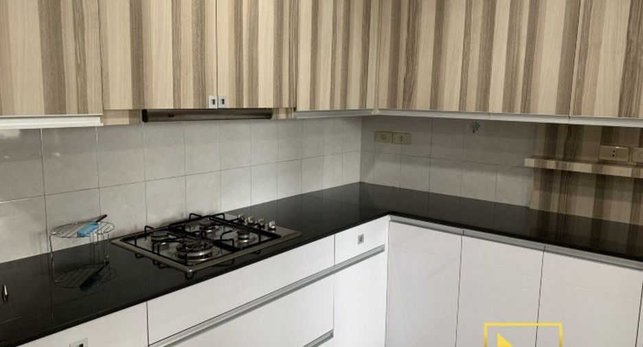 For rent 3 Beds condo in Khlong Toei, Bangkok