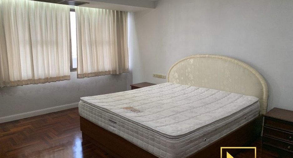 For rent 3 Beds condo in Khlong Toei, Bangkok