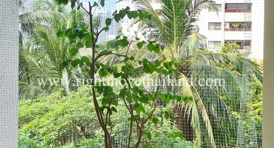 For sale 3 bedrooms condo in Watthana, Bangkok