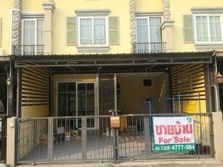 For sale 4 bed townhouse in Prawet, Bangkok