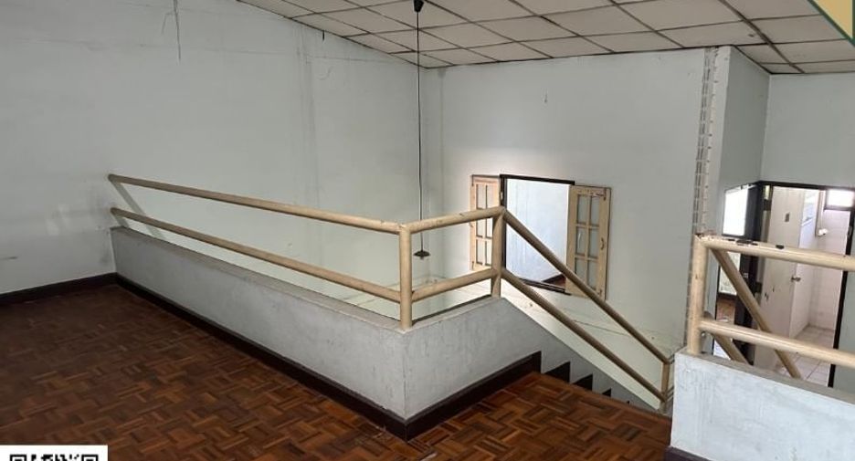 Büro zum Kauf mit 4 Zimmer in Din Daeng, Bangkok