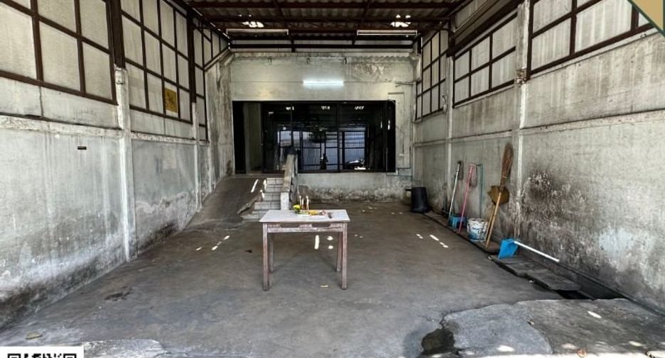 Büro zum Kauf mit 4 Zimmer in Din Daeng, Bangkok
