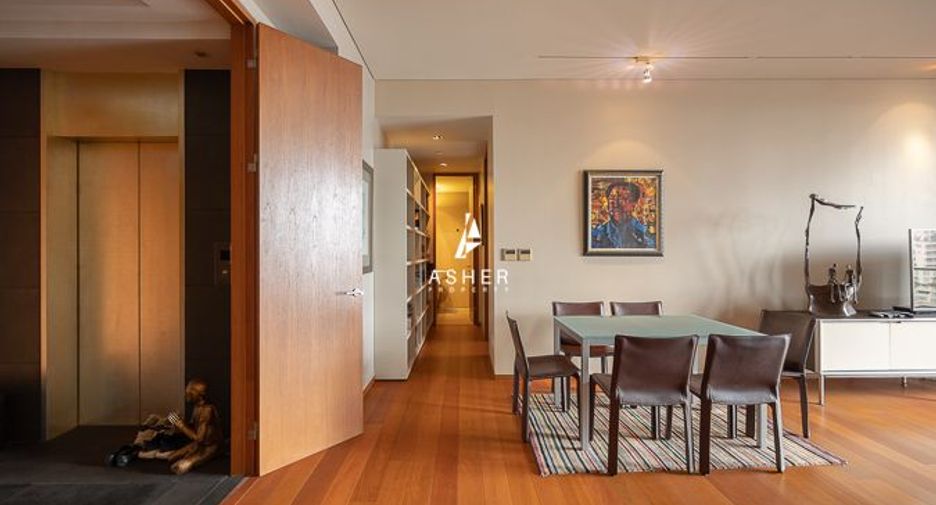 À vendre 2 chambres condo à Sathon, Bangkok