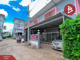 For sale 4 bed townhouse in Mueang Samut Songkhram, Samut Songkhram