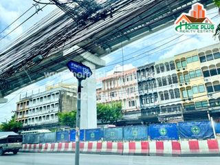 For sale 9 bedrooms house in Bang Kapi, Bangkok