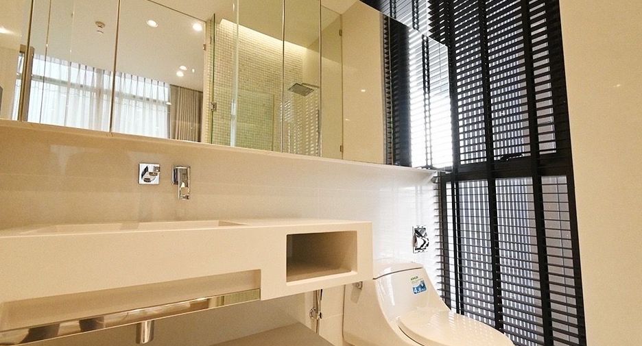 For rent 2 bedrooms condo in Khlong Toei, Bangkok