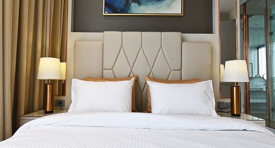 For rent 2 bedrooms condo in Khlong Toei, Bangkok