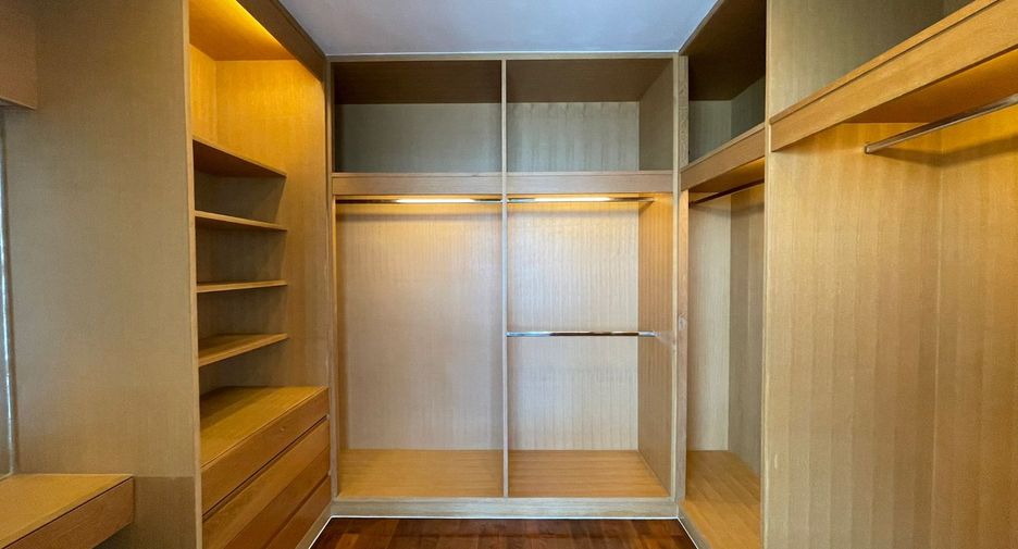 Apartment zur Miete mit 3 Zimmer in Watthana, Bangkok