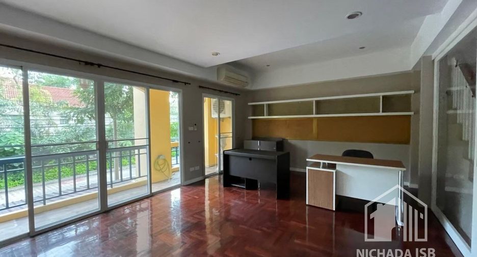 For rent and for sale 4 bed house in Pak Kret, Nonthaburi