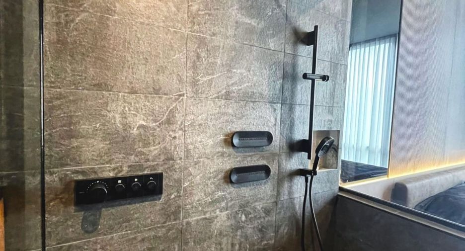 For rent and for sale 1 bed condo in Pathum Wan, Bangkok