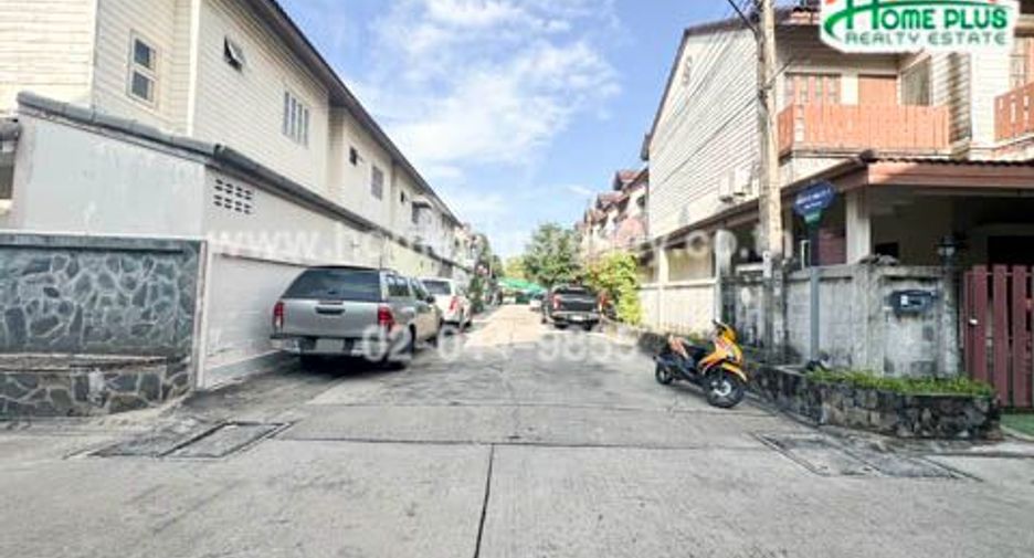 For sale 3 bedrooms townhouse in Bueng Kum, Bangkok