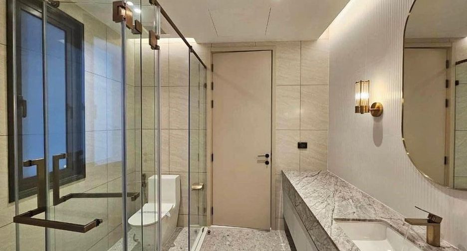 For rent 4 bedrooms house in Wang Thonglang, Bangkok