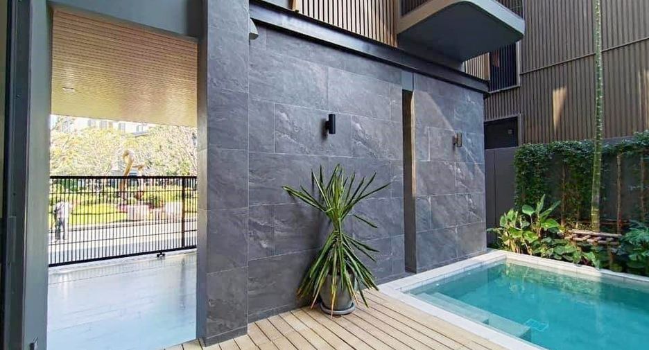 For rent 4 bedrooms house in Wang Thonglang, Bangkok