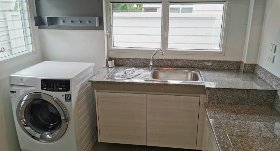 For rent 3 bedrooms house in Mueang Chiang Mai, Chiang Mai
