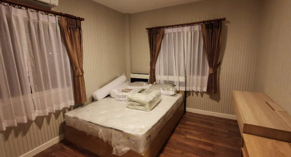 For rent 3 bedrooms house in Mueang Chiang Mai, Chiang Mai