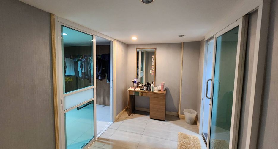 For sale 191 bed apartment in Wang Thonglang, Bangkok