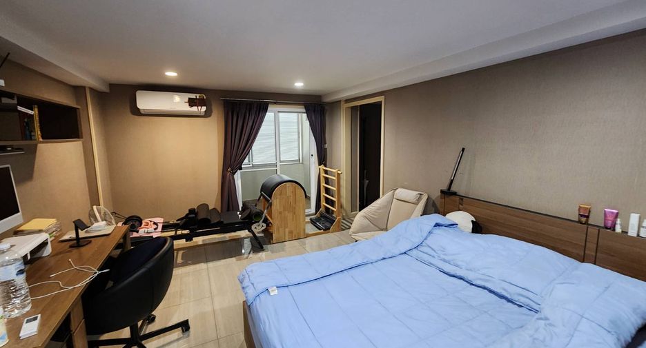 For sale 191 bed apartment in Wang Thonglang, Bangkok