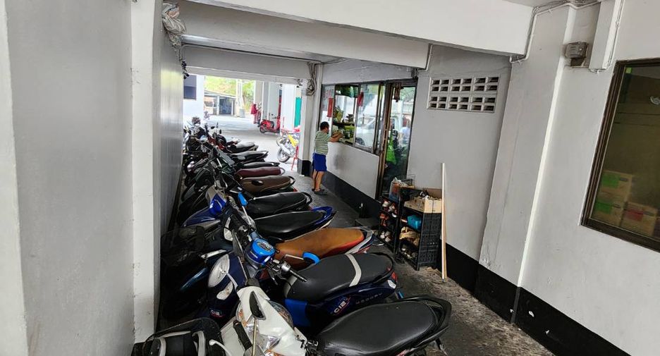 For sale 191 bed apartment in Wang Thonglang, Bangkok